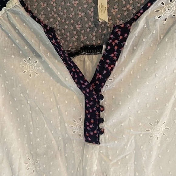 𝅺MATILDA Jane White Floral Top - Picture 4 of 9